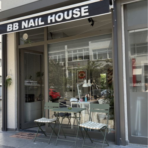 Nail House